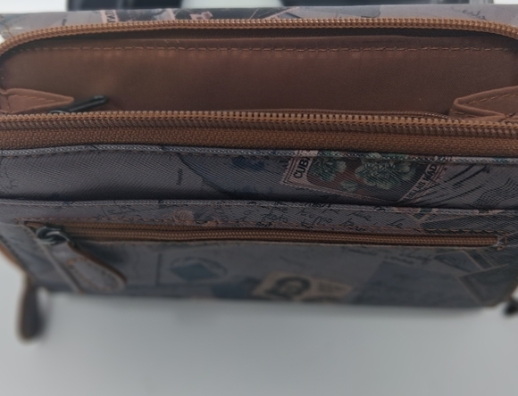 Vintage-Inspired Stamp Print Clutch       Size 7.5"×4" - Picture 5 of 12